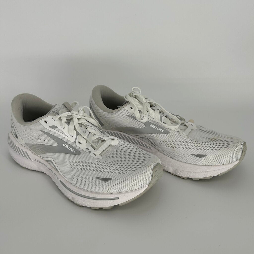 Brooks Sneakers