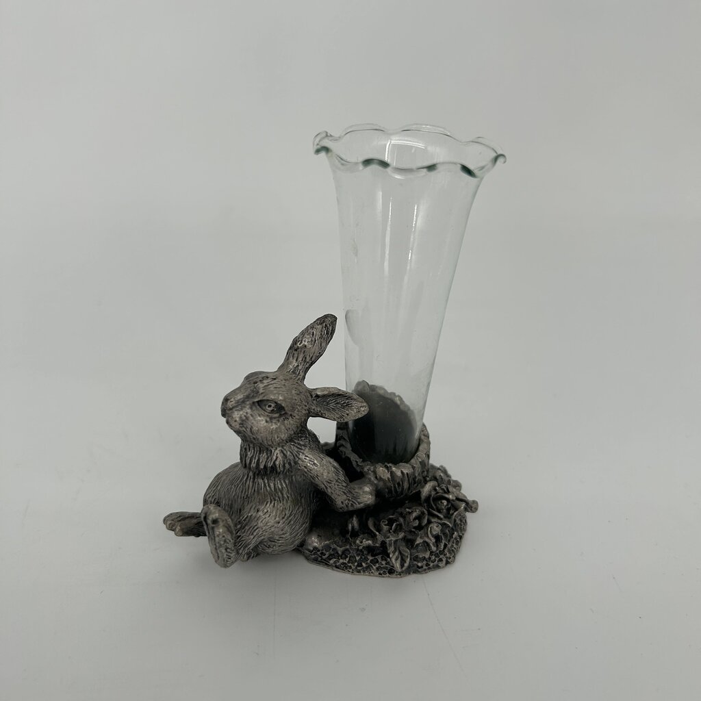 Pewter Rabbit w Vase