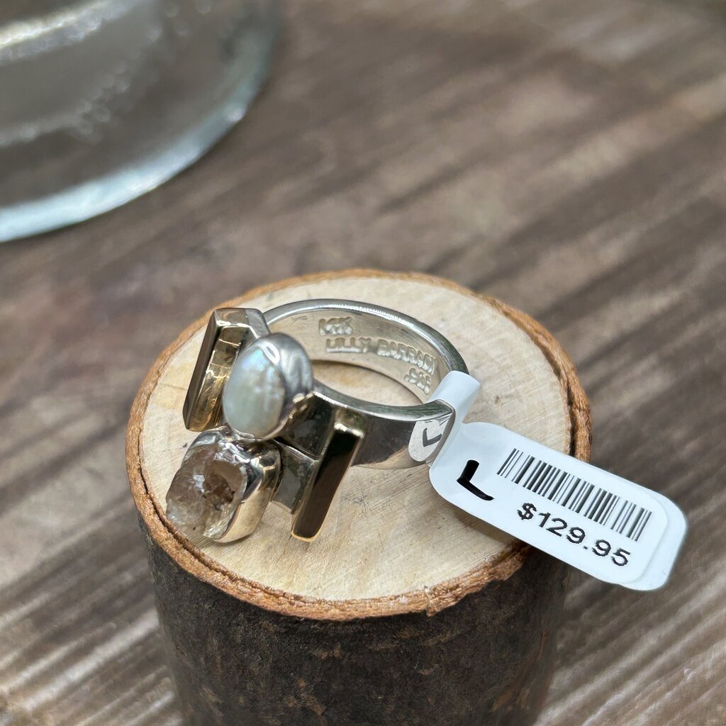 Lilly Barrack Ster Pearl Ring