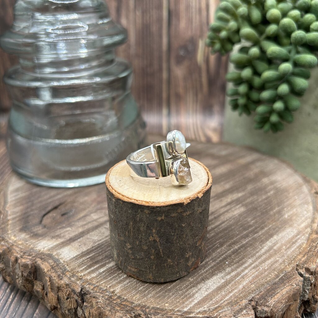 Lilly Barrack Ster Pearl Ring
