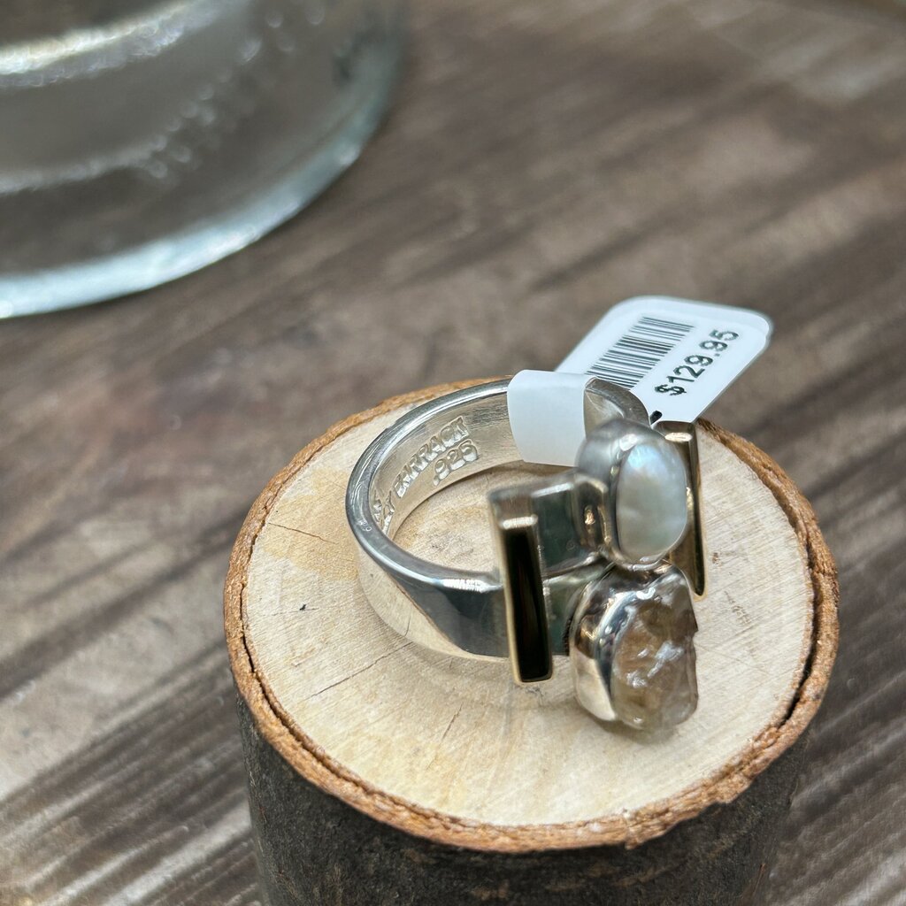 Lilly Barrack Ster Pearl Ring