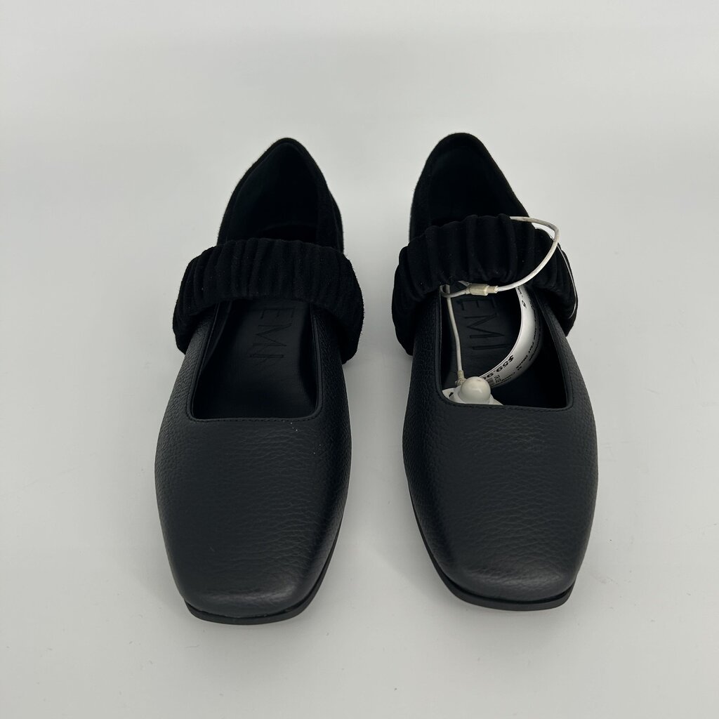 M. Gemi Mary-Jane Flat