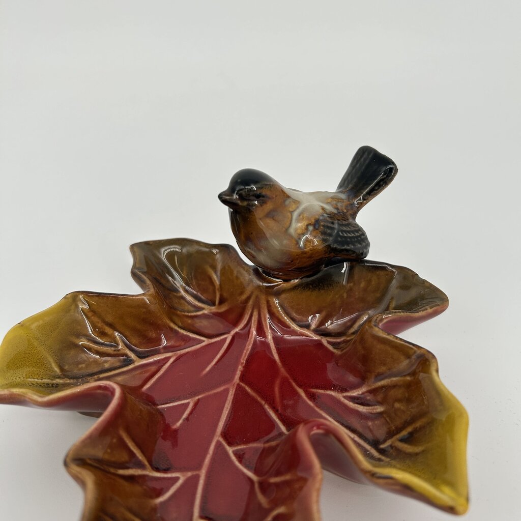 Ceramic Leaf Bowl w Bird