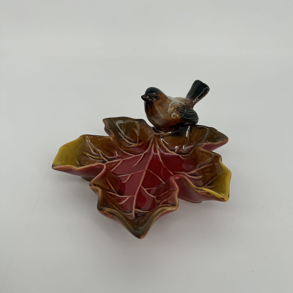 Ceramic Leaf Bowl w Bird