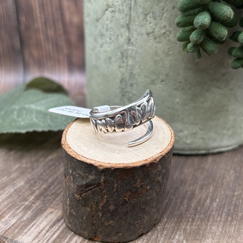 Uno de 50 Curved Ring