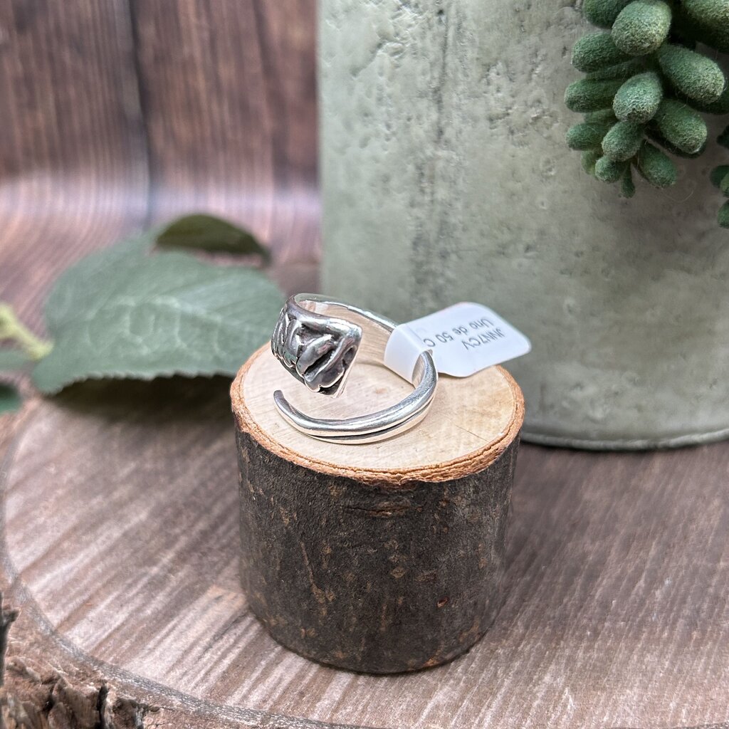 Uno de 50 Curved Ring