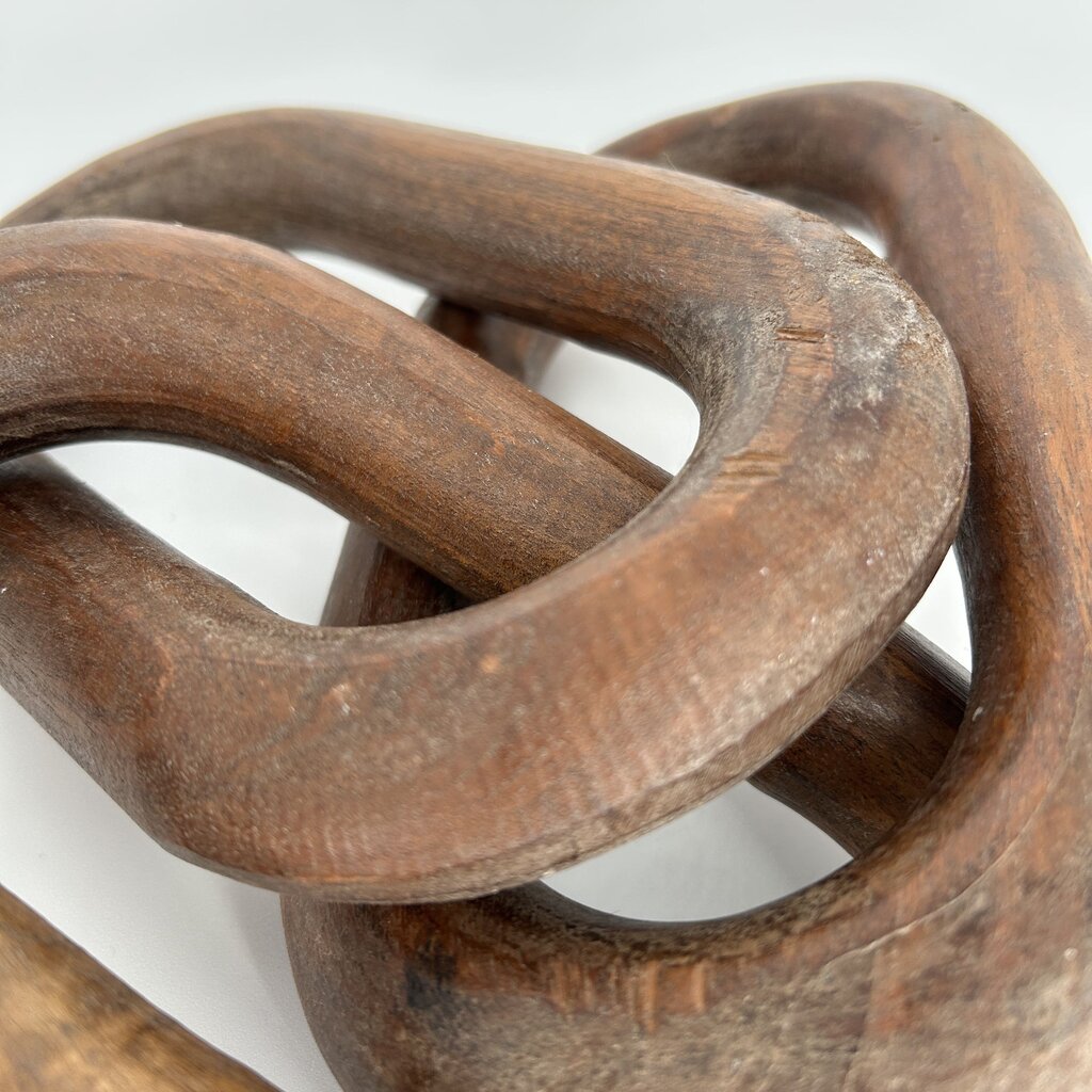 Interlocked Wood Links