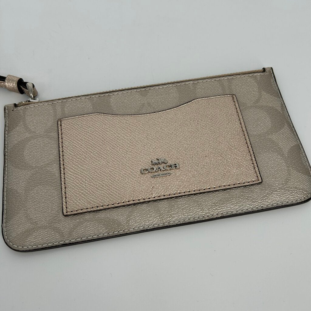 Coach Signatura Wristlet