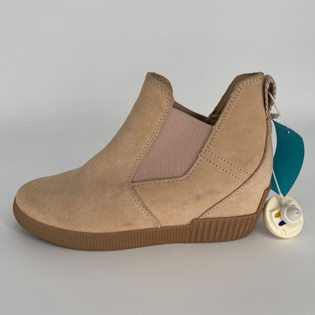 Sorel Short Boots