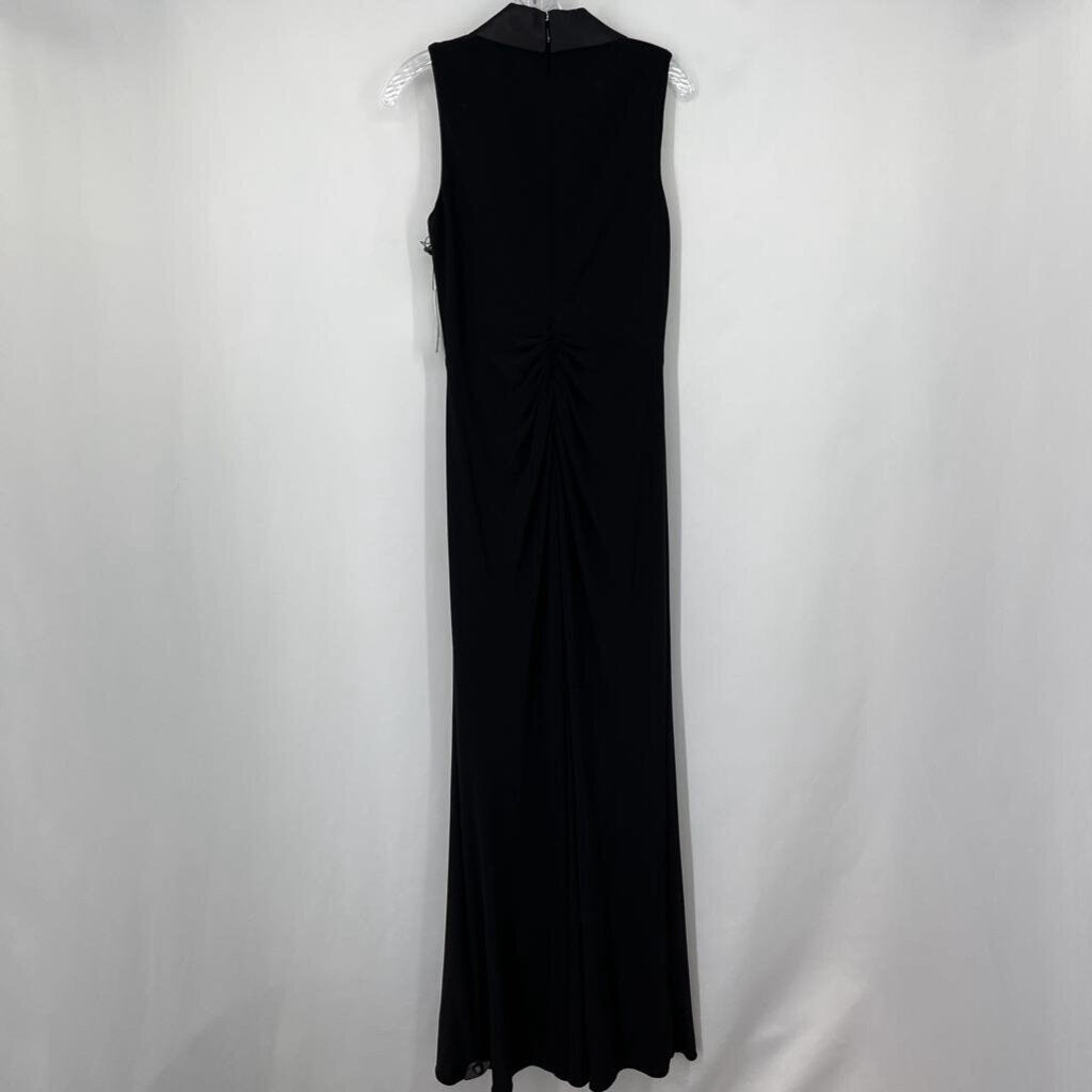 Adrianna Papell Slvls Gown