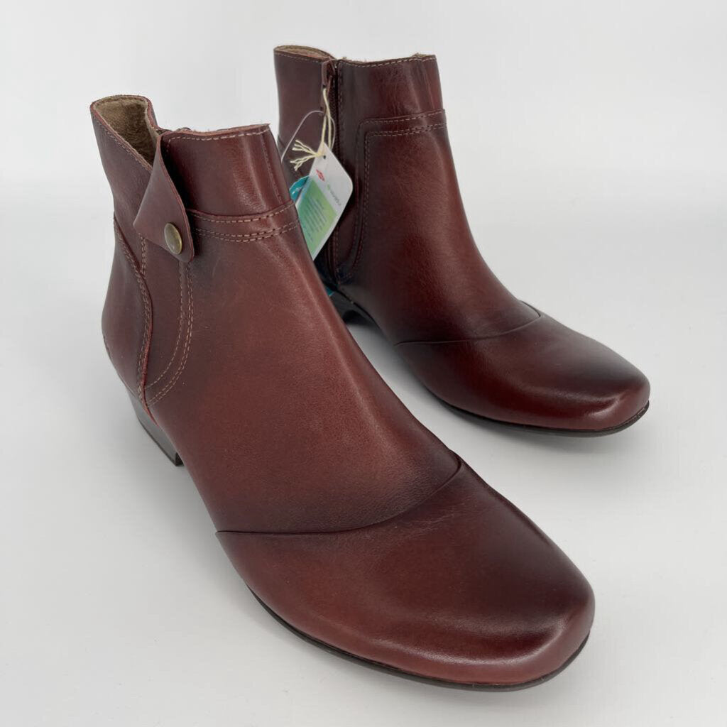 Taos Ankle Boots