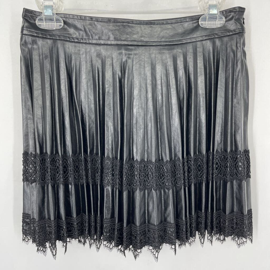 .Commense Faux Leather Skirt