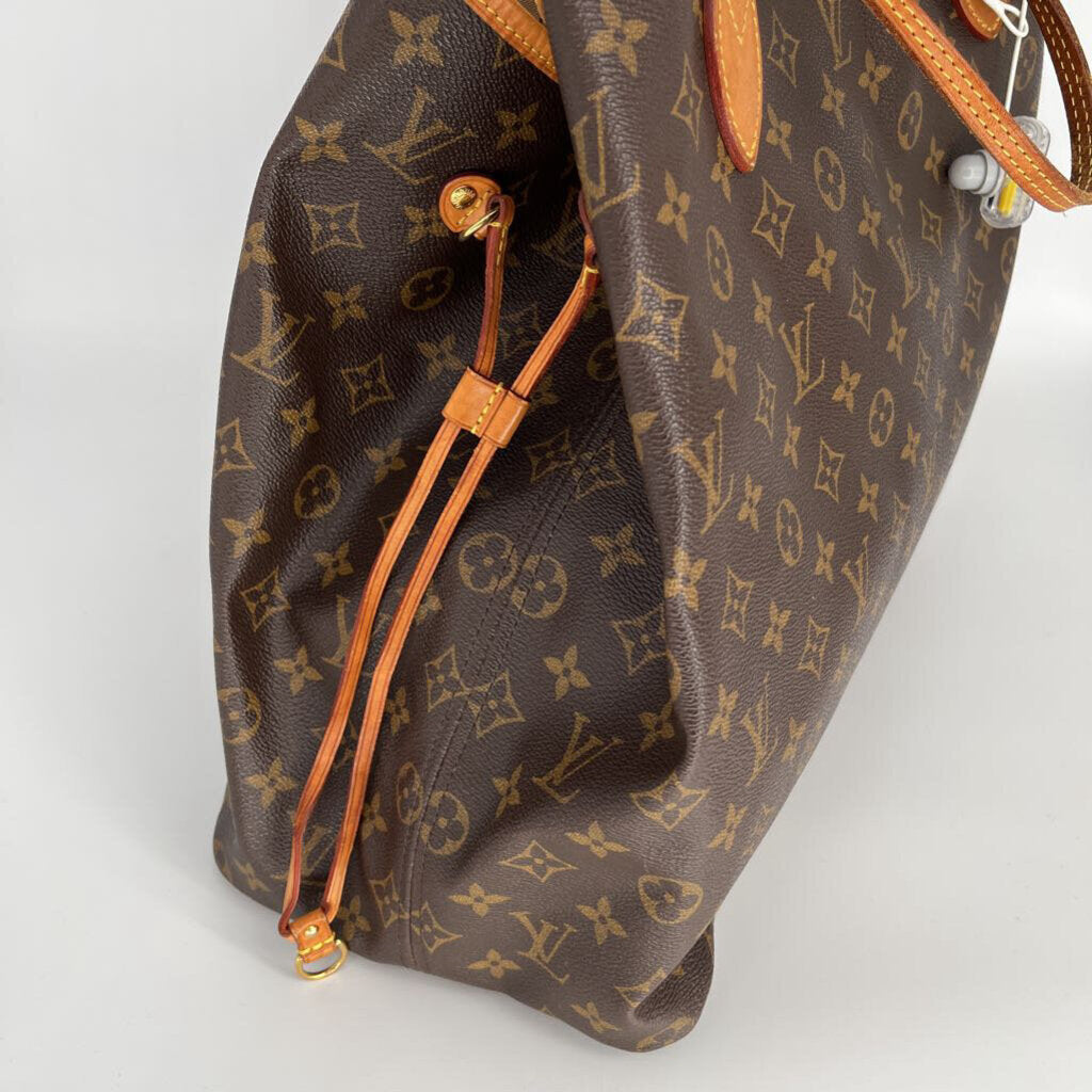 Louis Vuitton MM Neverfull Handbag