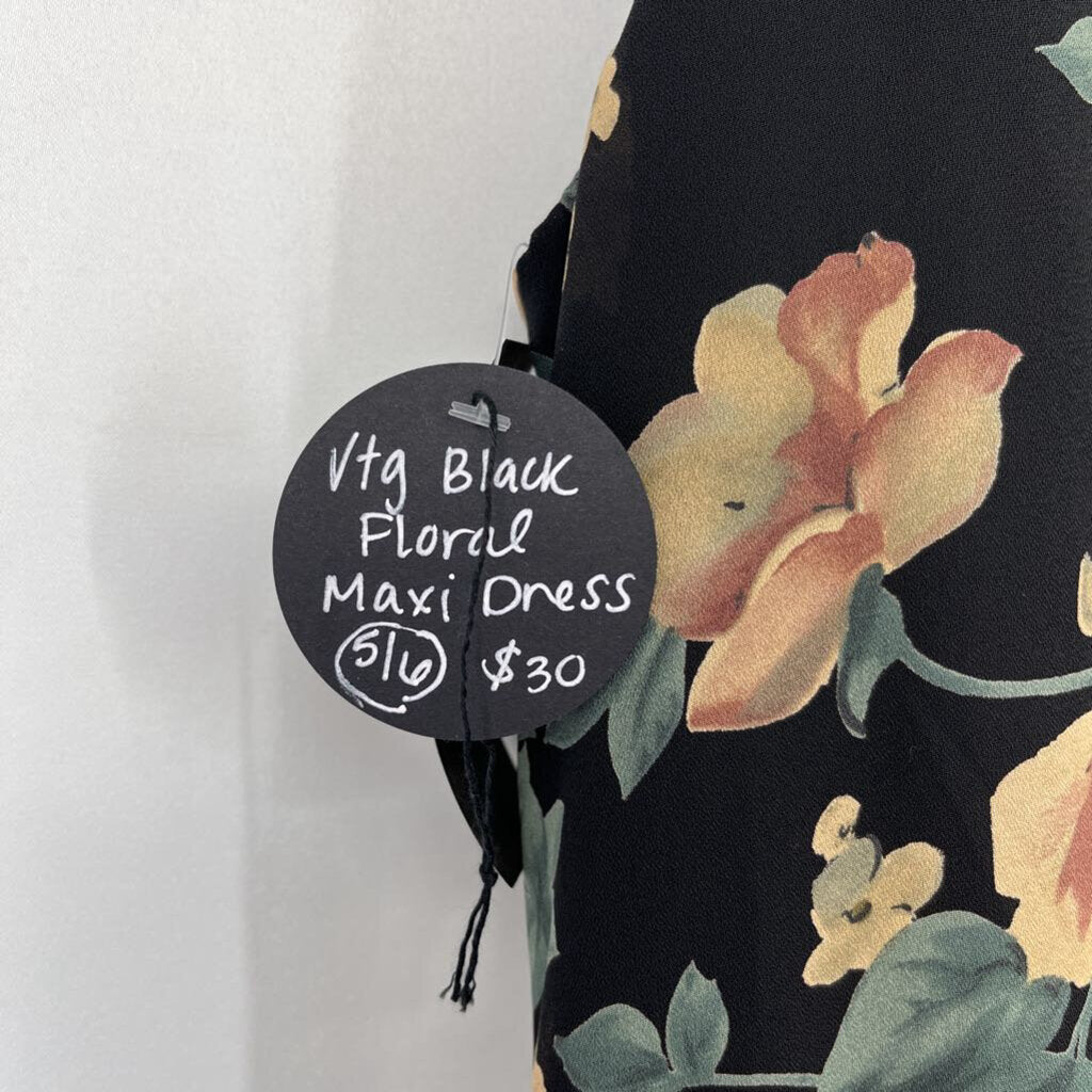 UM & Co. Slvls Dress