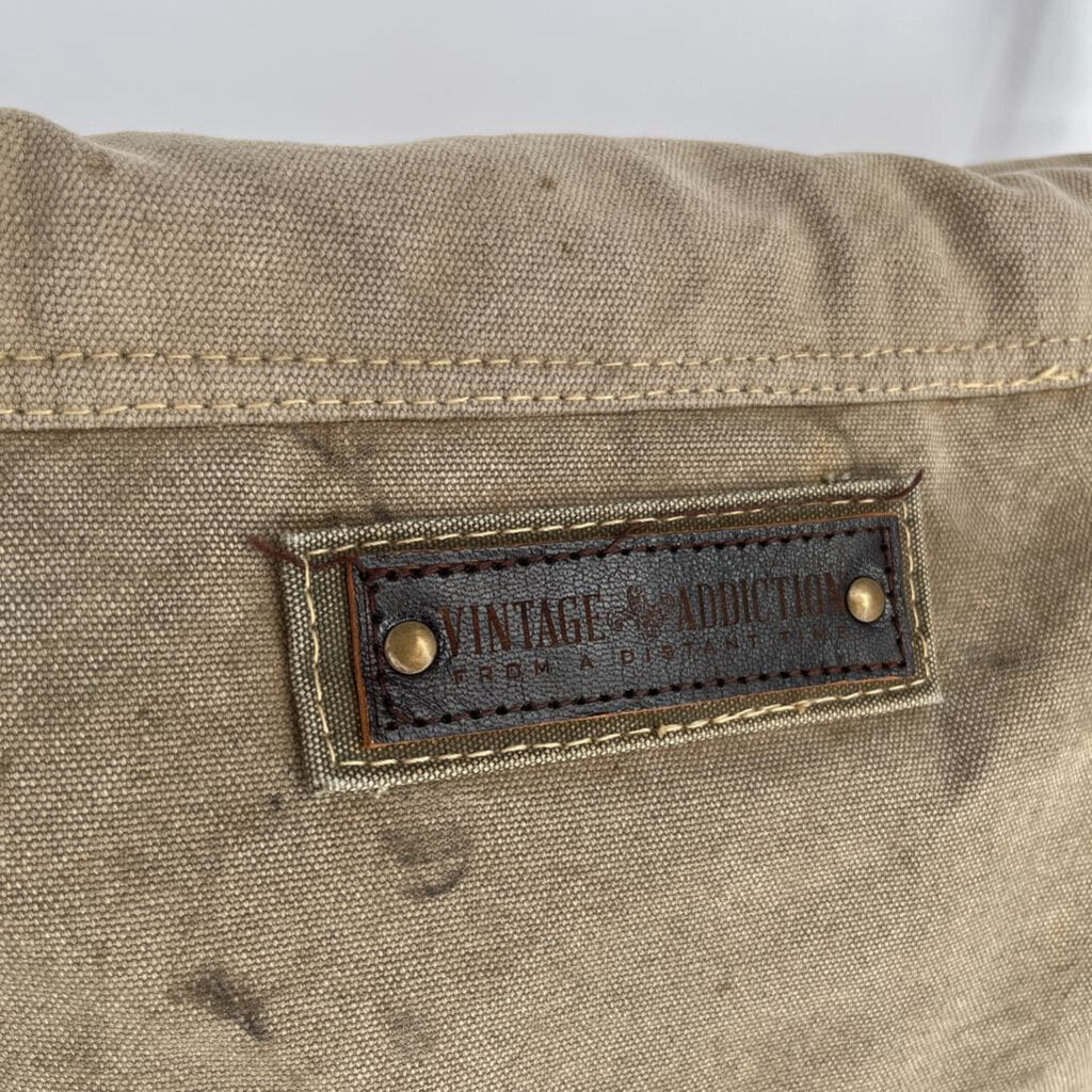 Vintage Addiction Messenger Bag