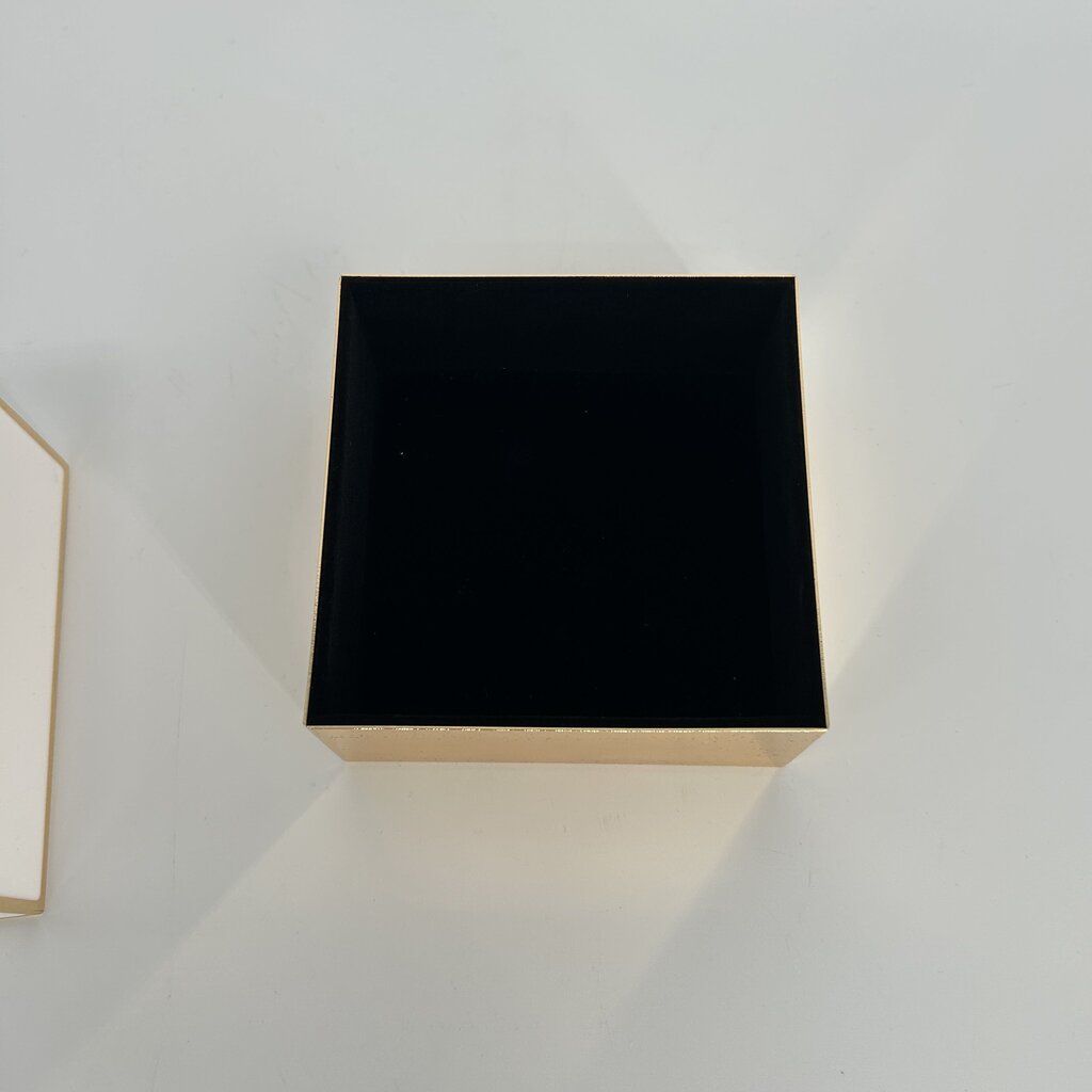 Kate Spade Box w Flower on Top