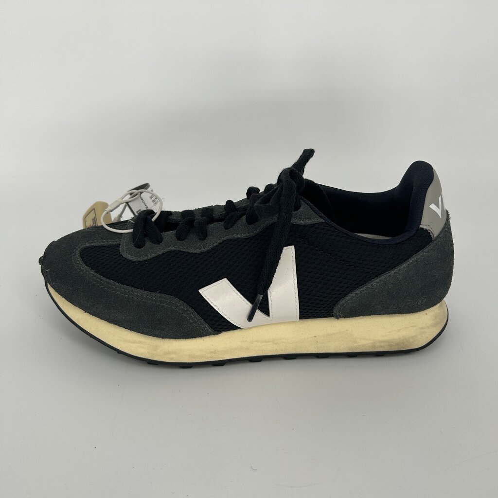 Veja Sneakers