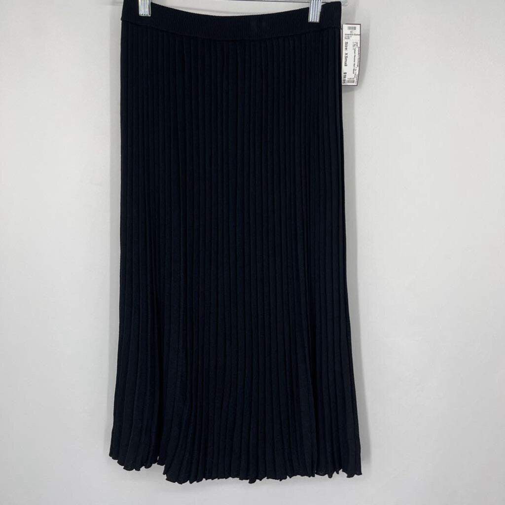 T by Tahari Pleated Skirt
