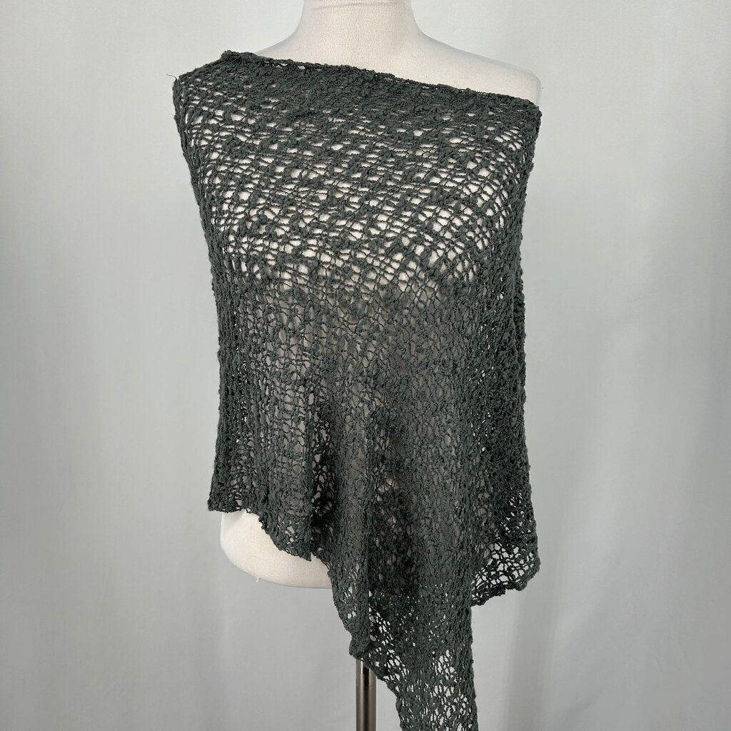 Lani Lau Poncho