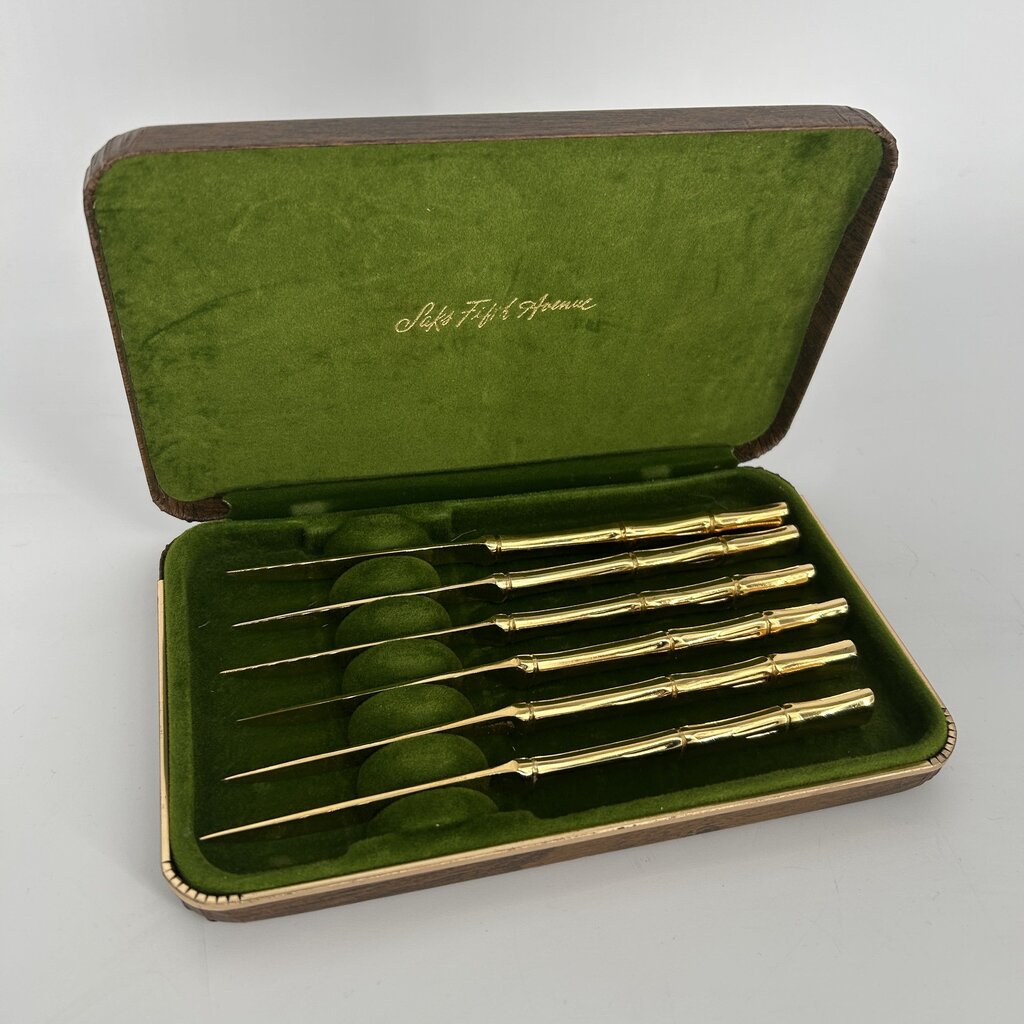 Saks Fifth Ave Knife Set