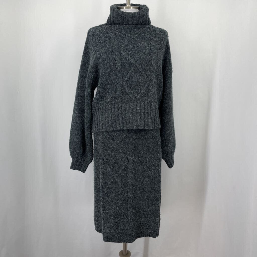 Little Lies Pullover Sweater/Pencil Skirt Set
