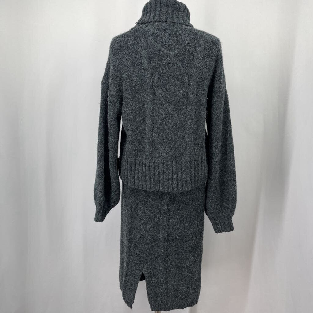 Little Lies Pullover Sweater/Pencil Skirt Set