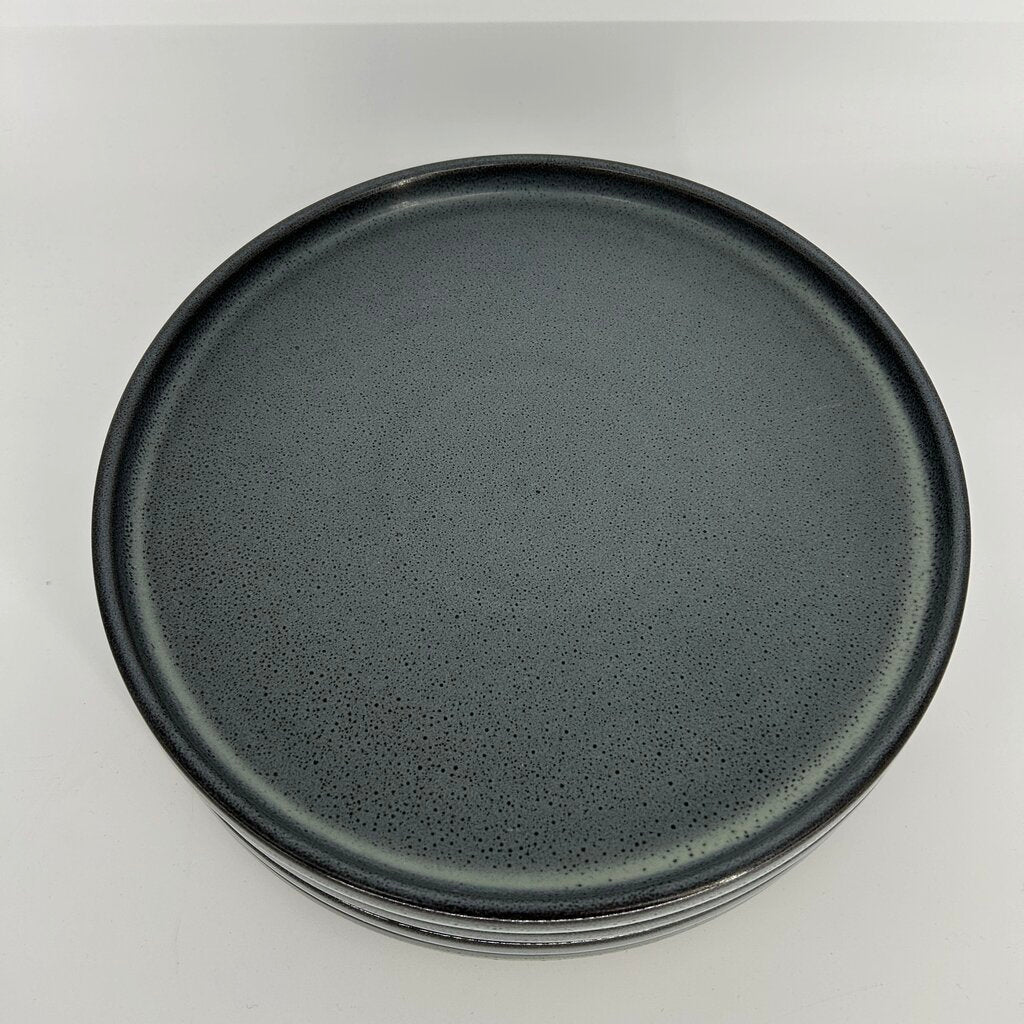 Porcelain Plate Set