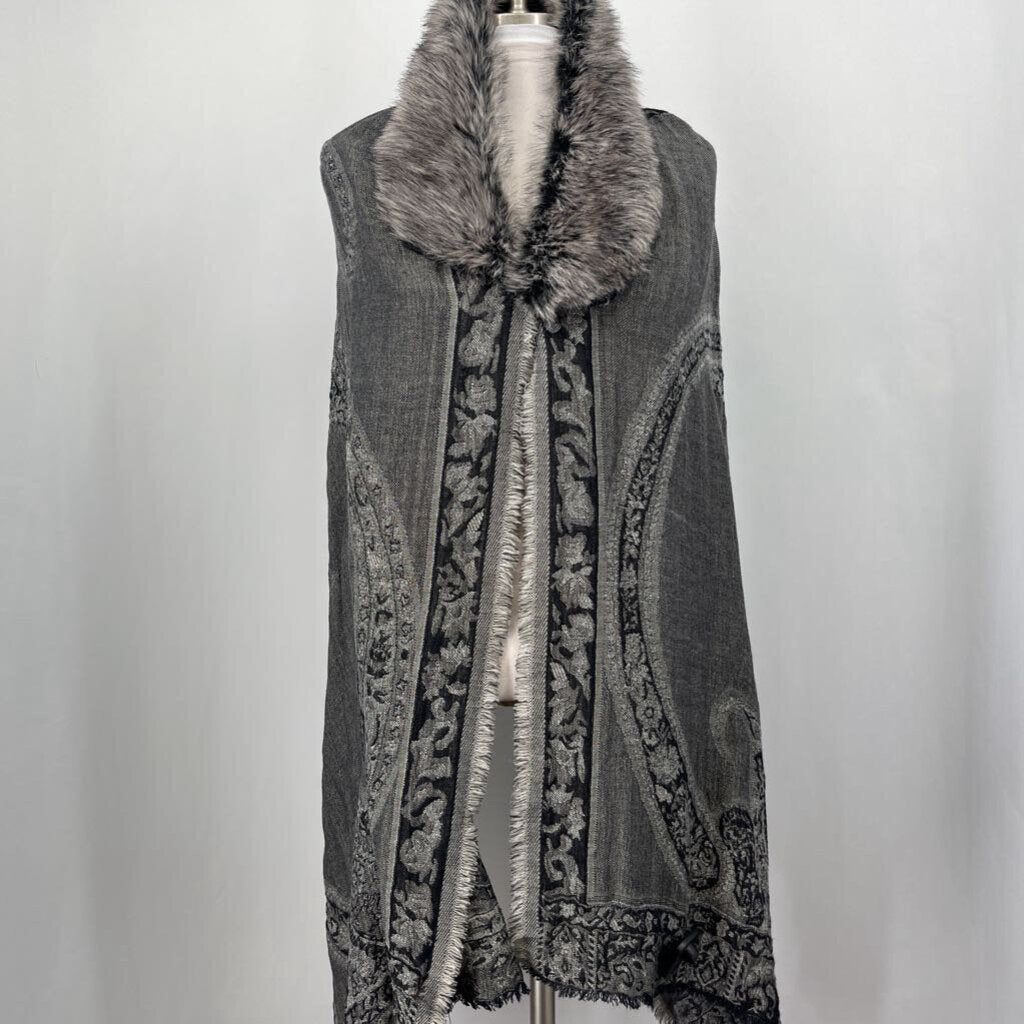 Eyeful Floral Poncho