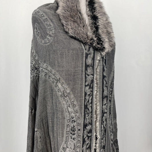 Eyeful Floral Poncho