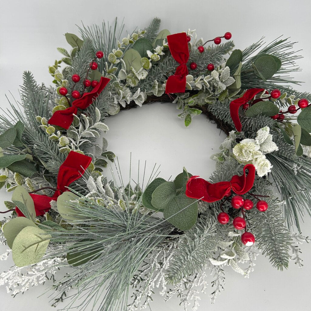 Flocked Wreath w/ Bows