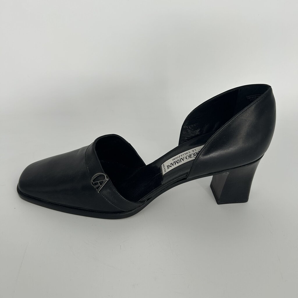 Giorgio Armani Leather Vintage Pumps
