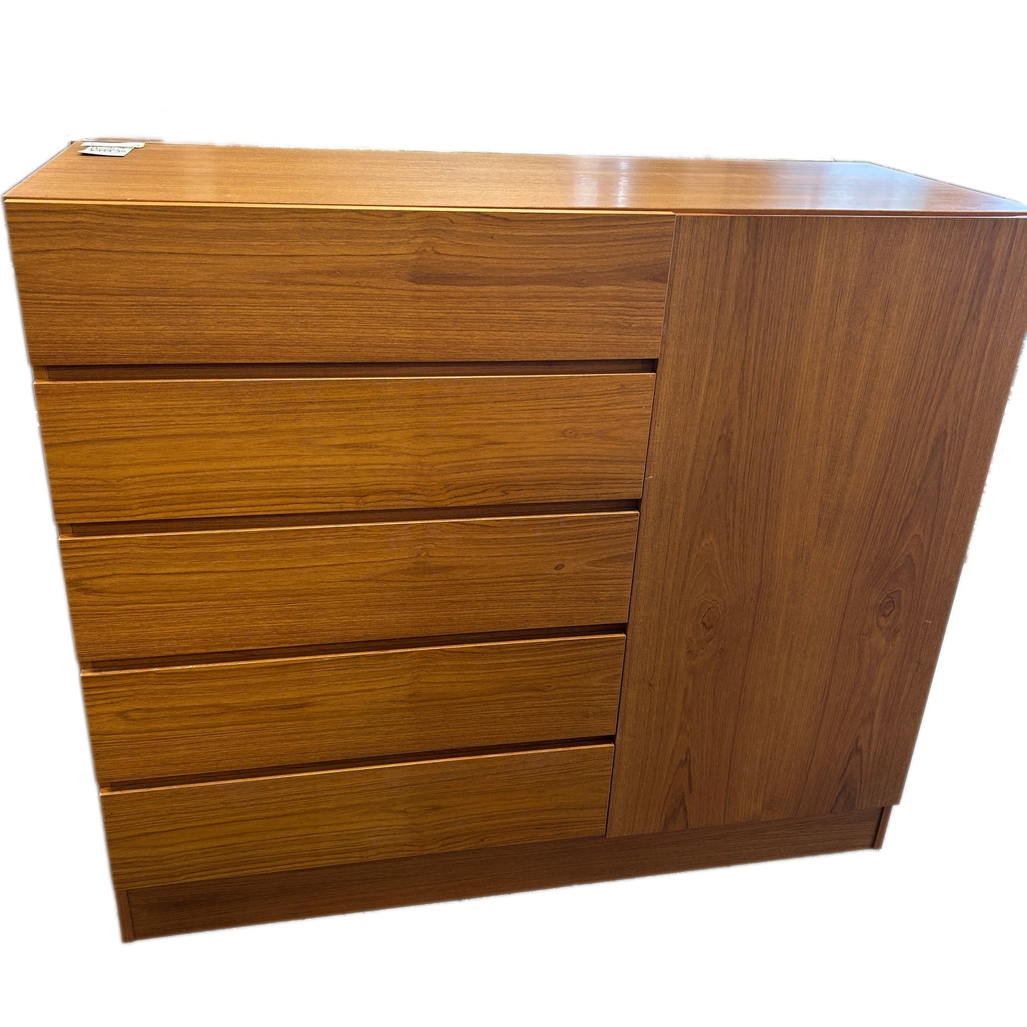 Danish MCM Dresser